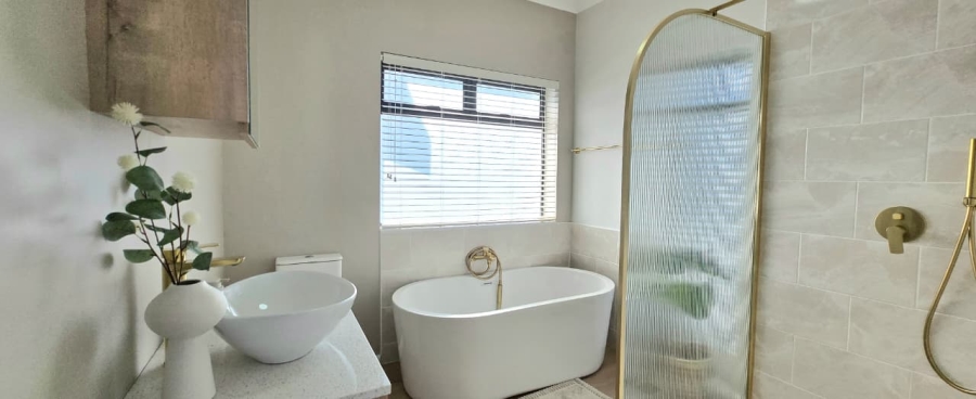 3 Bedroom Property for Sale in Kleinbaai Western Cape